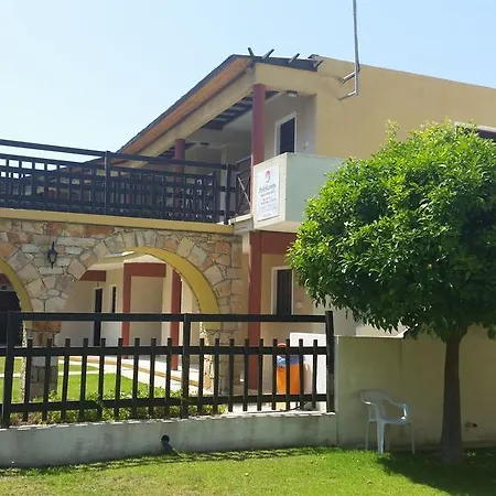 아파트호텔 Pelekanos 피조우리