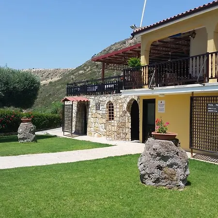 Pelekanos 3* 피조우리