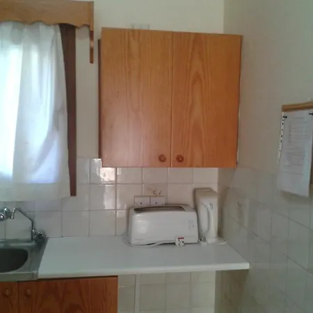 Pelekanos 아파트호텔 피조우리