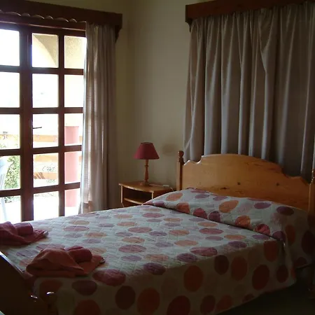 מלון דירות Pelekanos