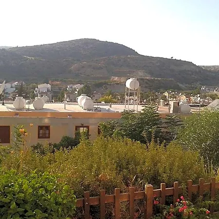 Pelekanos Aparthotel