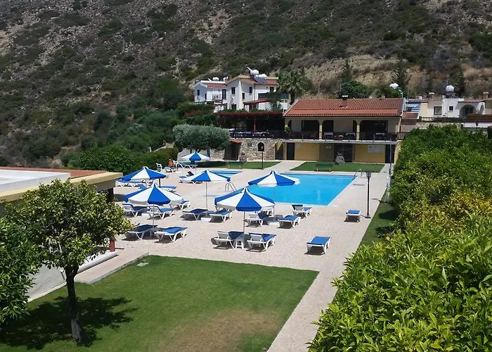 Ξενοδοχείο με διαμερίσματα Pelekanos 3*