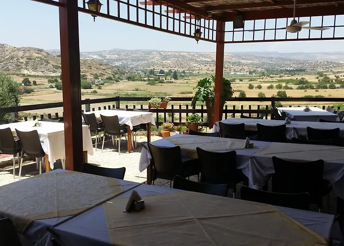 Ξενοδοχείο με διαμερίσματα Pelekanos Πισσούρι